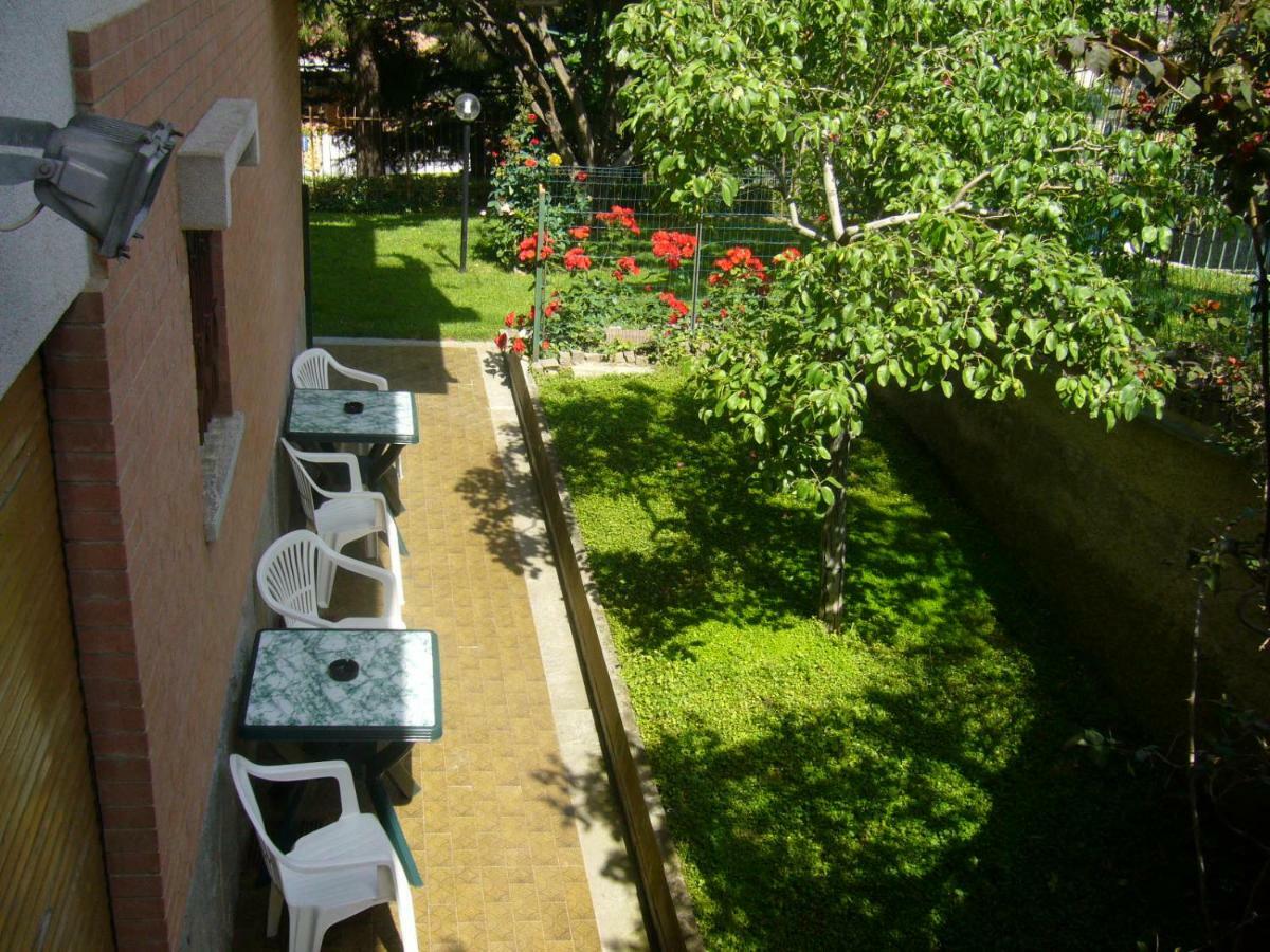 Le Gardenie Da Fil Bed & Breakfast Бордихера Екстериор снимка